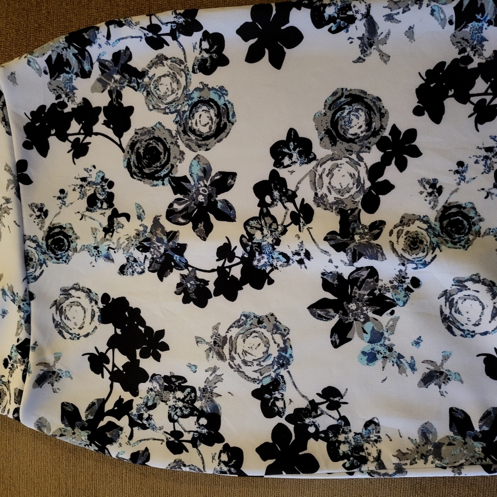 BUNDLE OF SKIRTS-Several colors and prints
